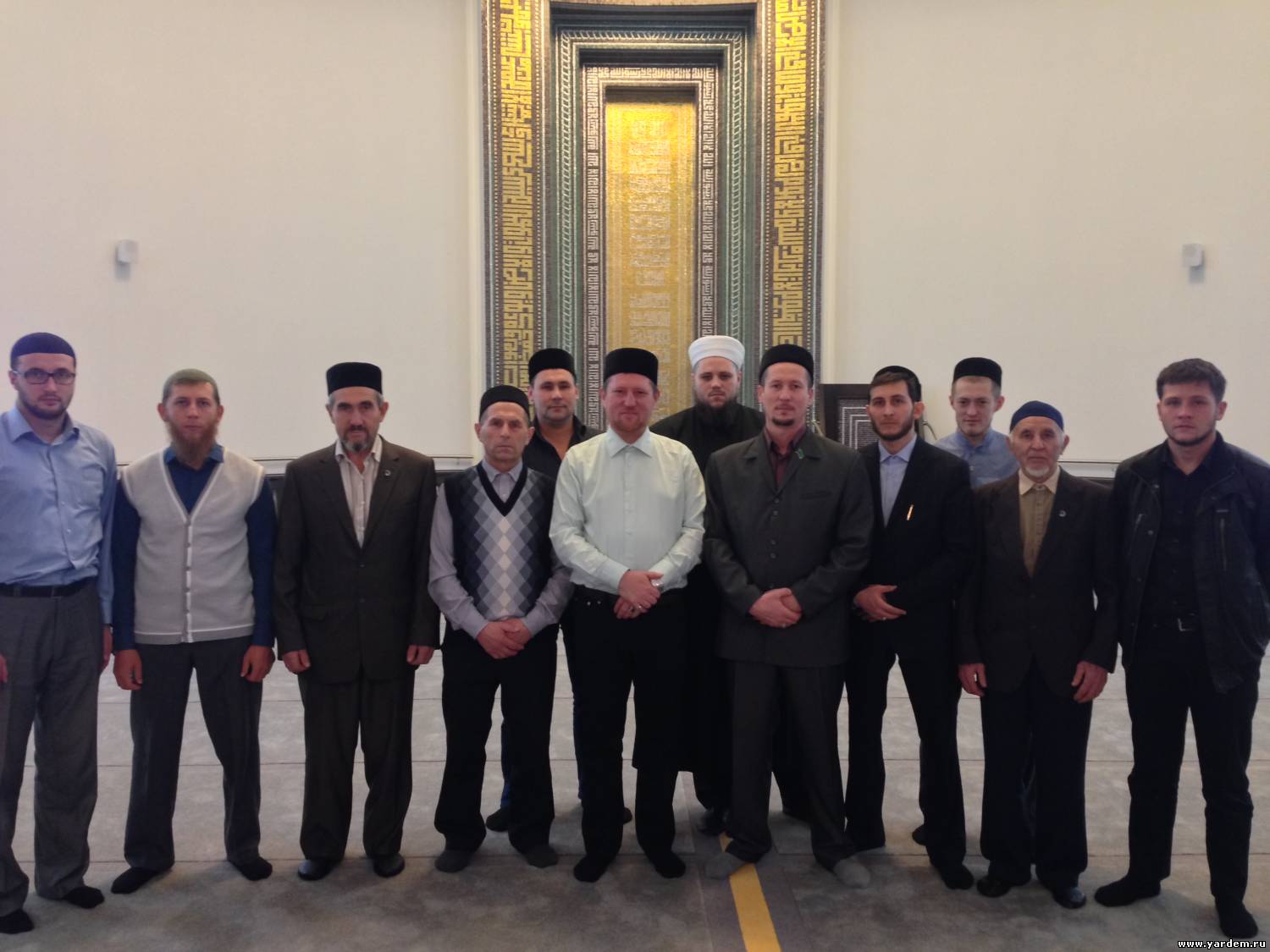 Имамы из российских регионов посетили мечеть "Ярдэм"
