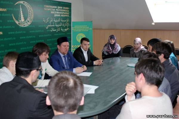 Илдар Баязитов встретился с волонтерами отряда "Заман". Общие новости