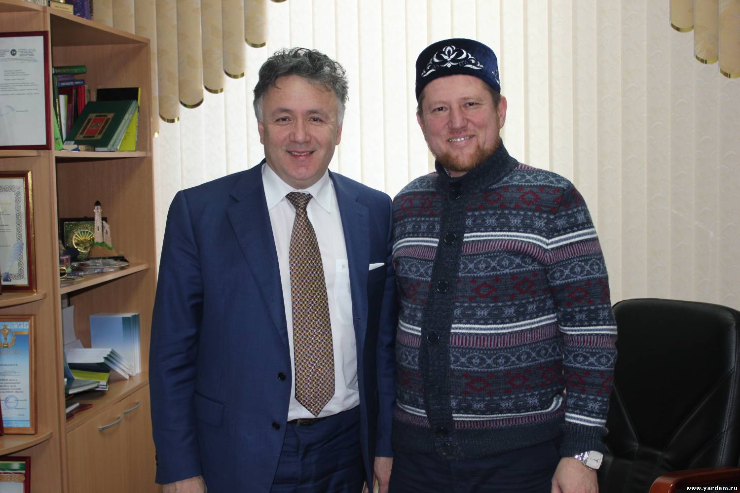 Генеральный директор ТНВ Ильшат Аминов посетил мечеть "Ярдэм"