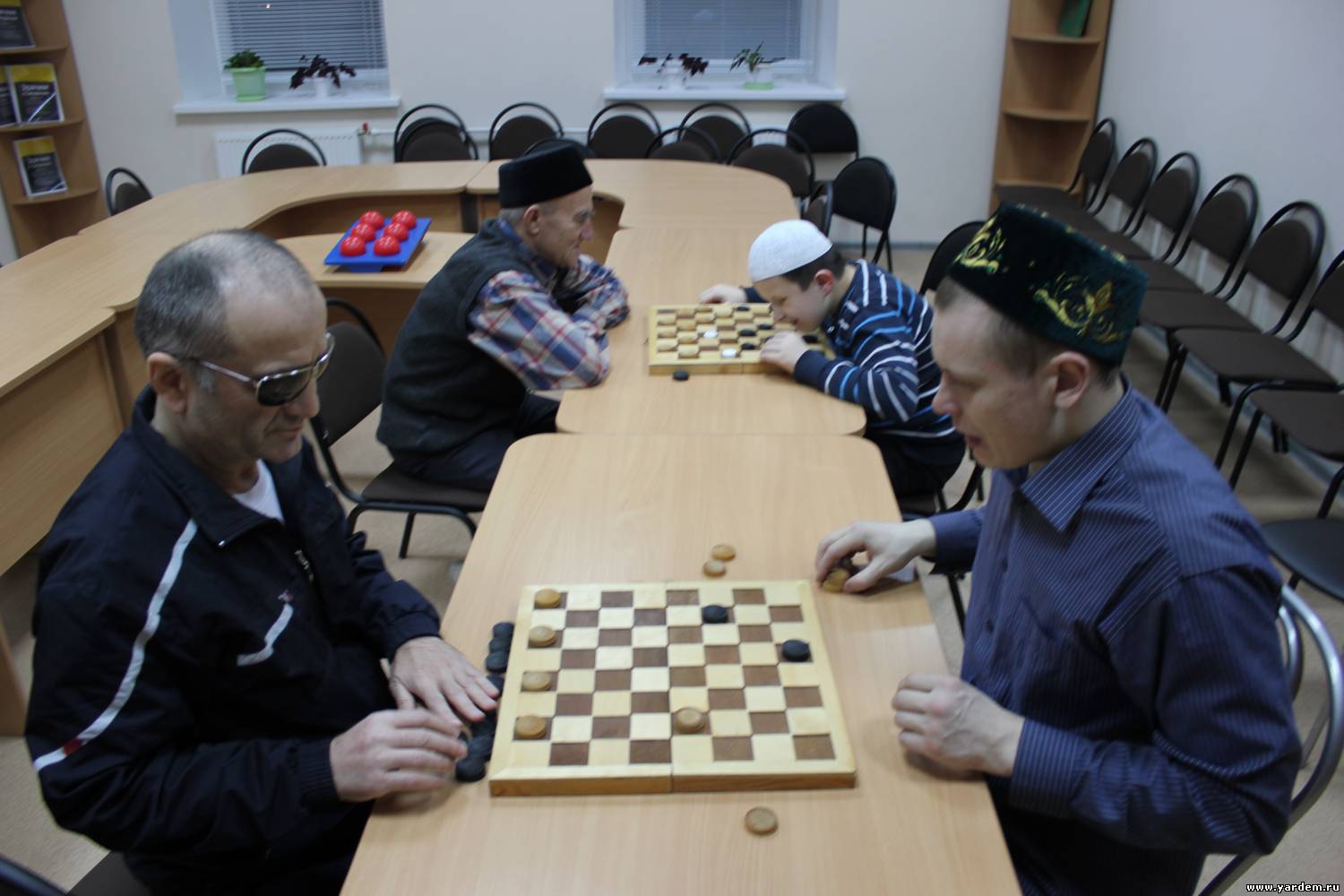 В мечети "Ярдэм" прошел турнир по шашкам. Спорт