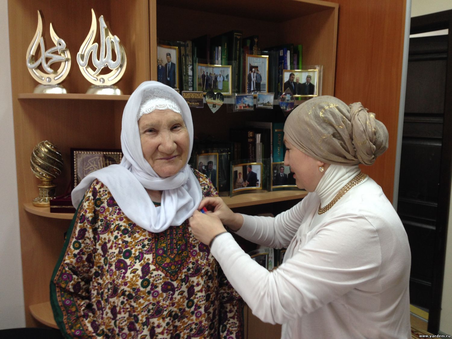 Альмира Адиатуллина награждена орденом фонда "Ярдэм". Общие новости