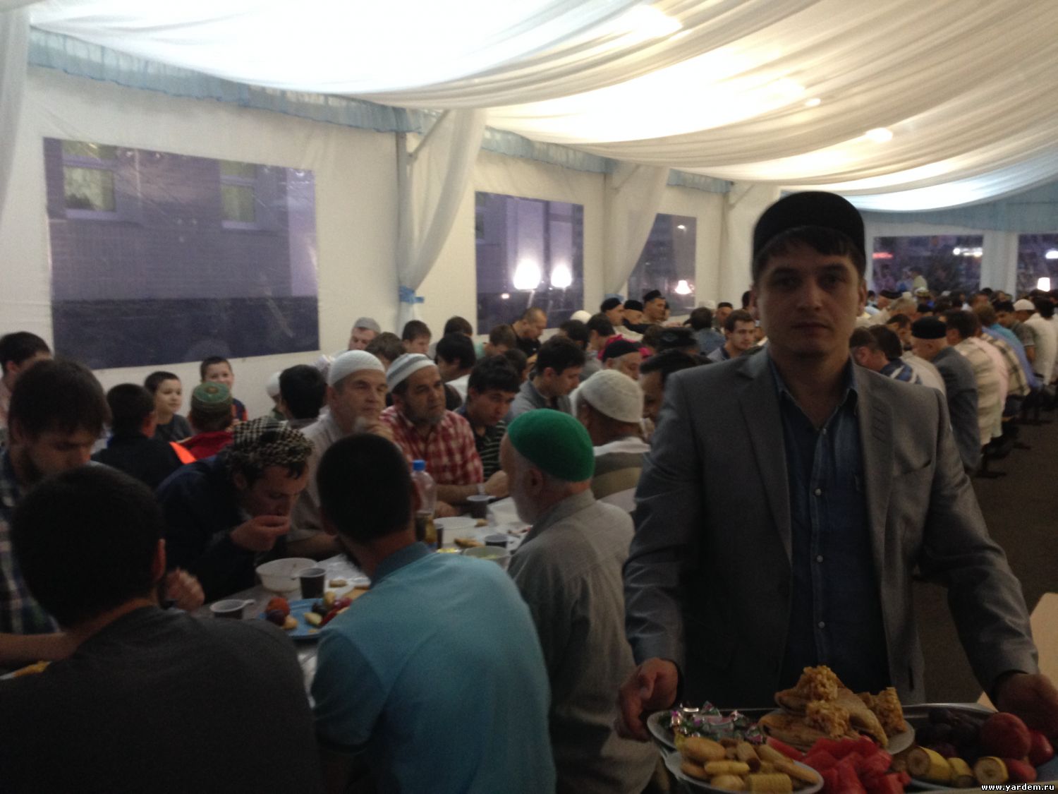 В мечети «Ярдэм» ежедневно на ифтаре кормят 500 человек. Общие новости
